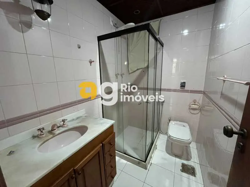 Bathtub in a 3-bedroom apartment, 105 m² — photo 7