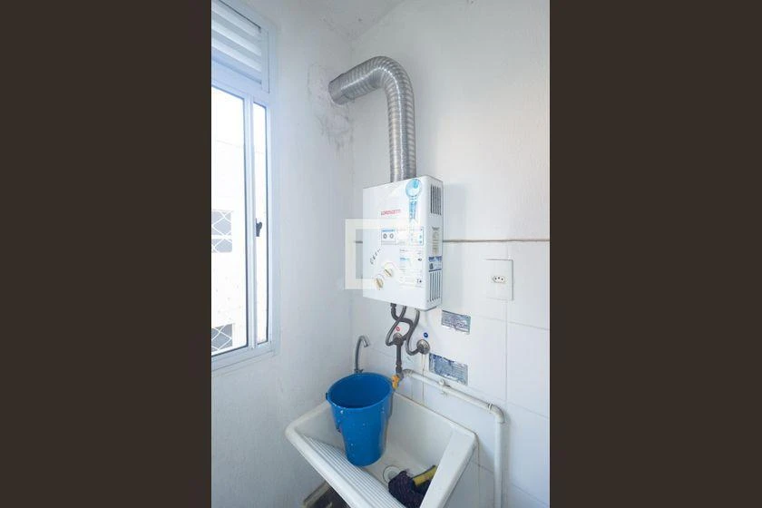 2-bedroom apartment in a building with a pool — photo 6