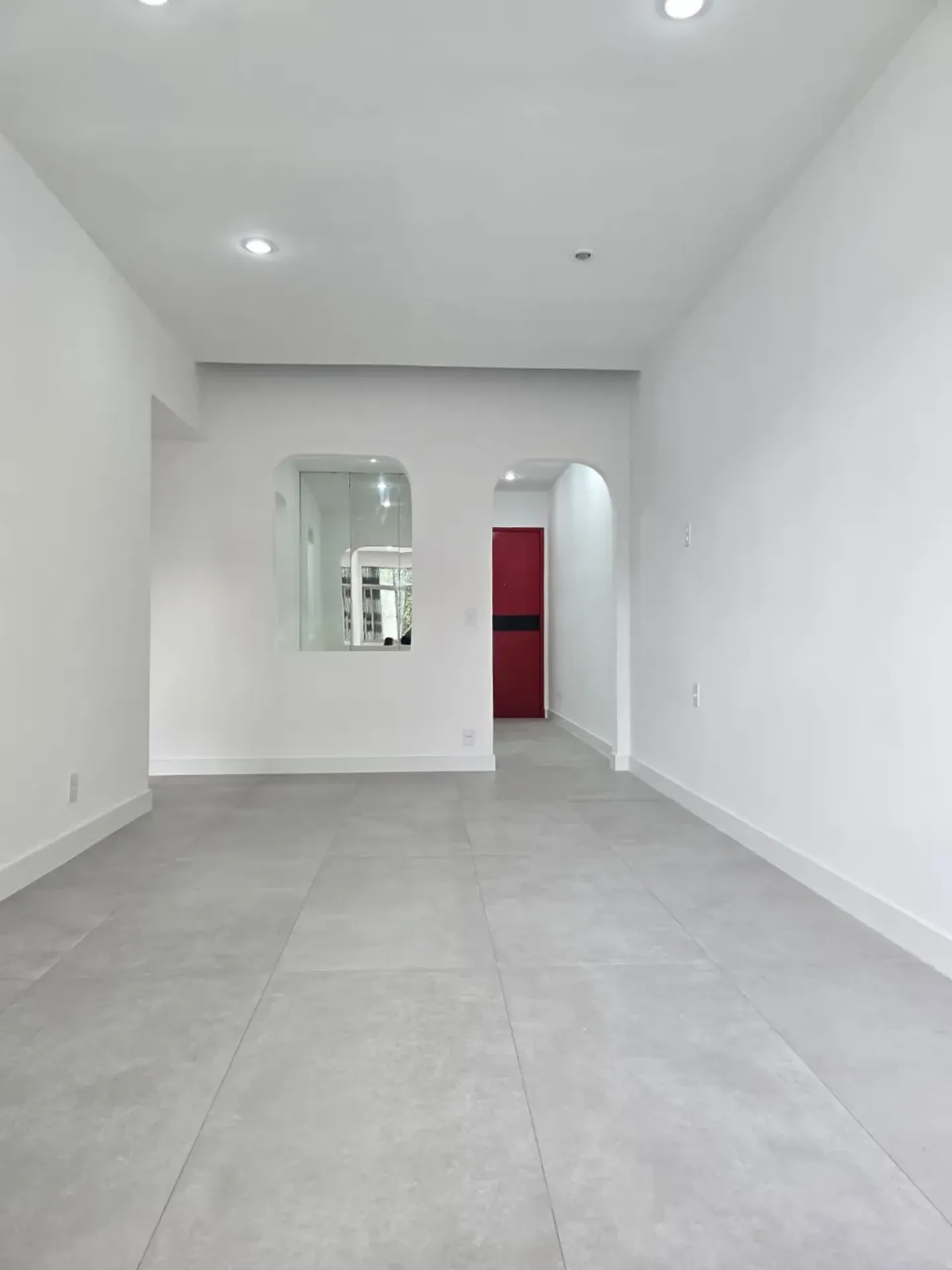 Park view in a one-bedroom apartment, 60 m²