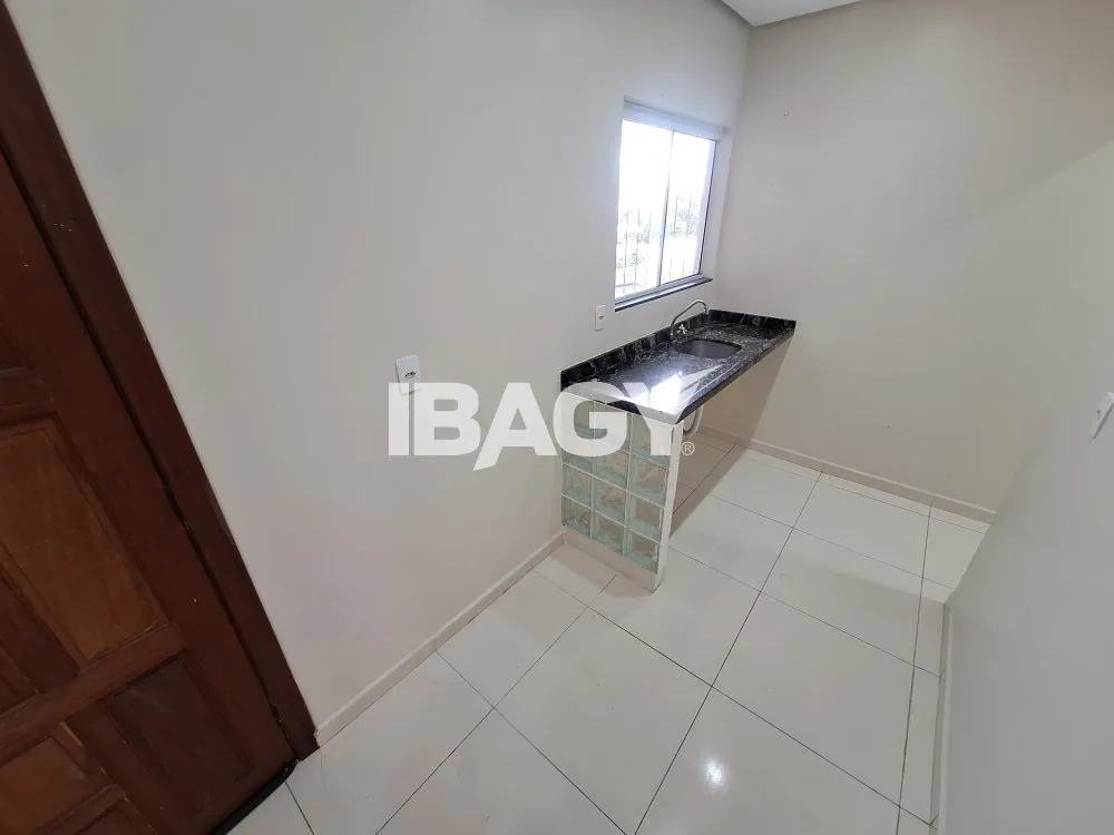 155 m² house with 2 bedrooms and a guest half-bath — photo 2
