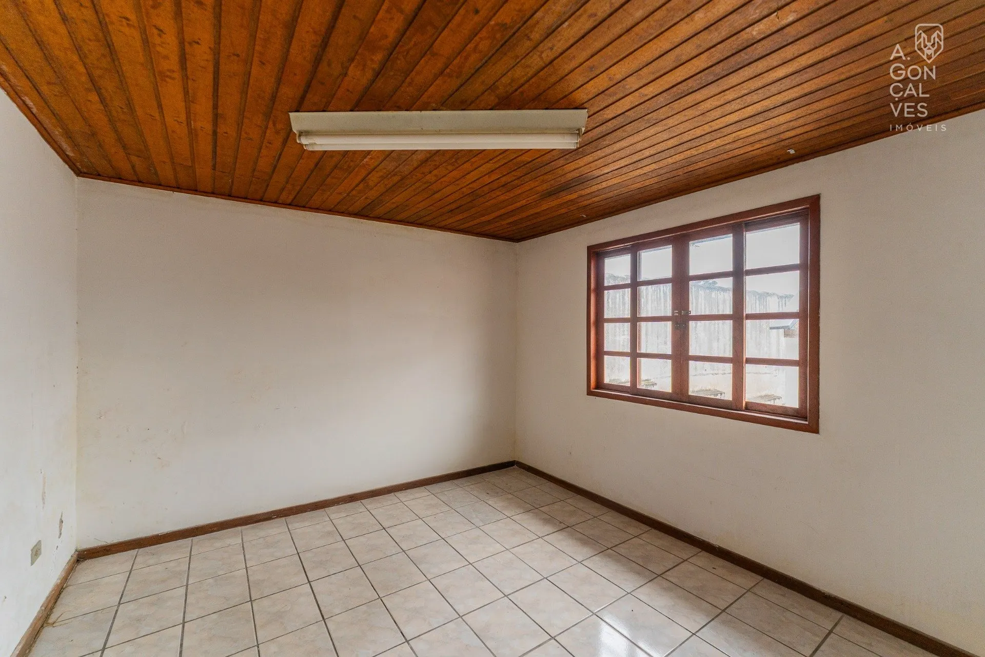 House with 3 bedrooms and 2 parking spaces — photo 25