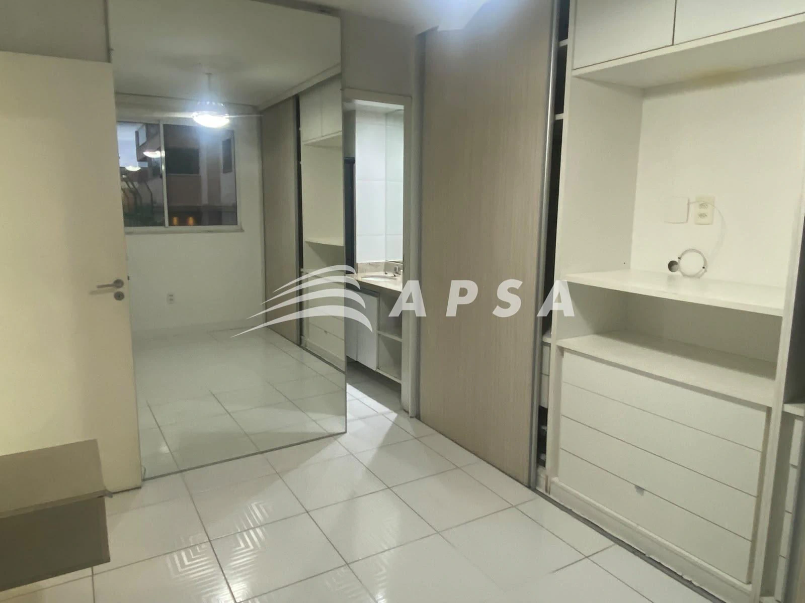 3-bedroom apartment with a glass-enclosed balcony — photo 9