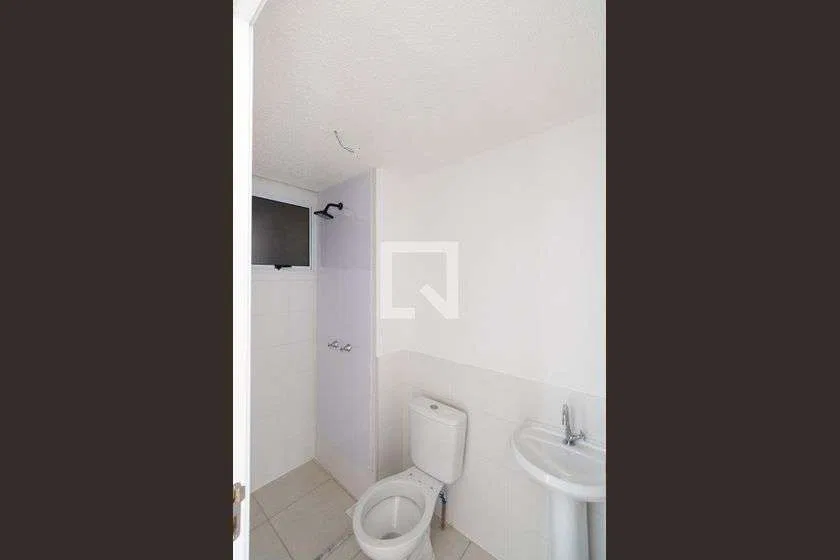 2-bedroom apartment in a building with a gym — photo 12