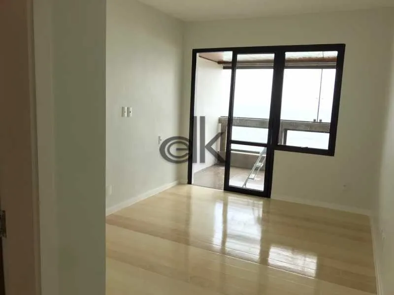 Apartamento mobiliado com cozinha fechada e 4 quartos — photo 13