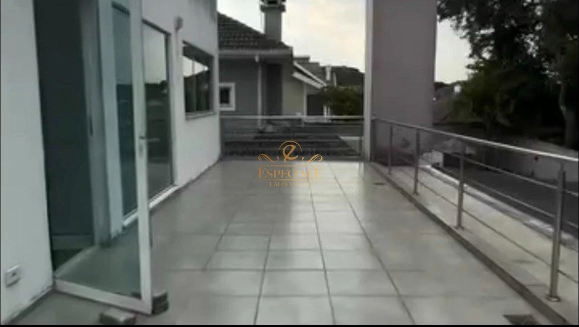 Furnished house, 401 m², with a glass-enclosed balcony — photo 7