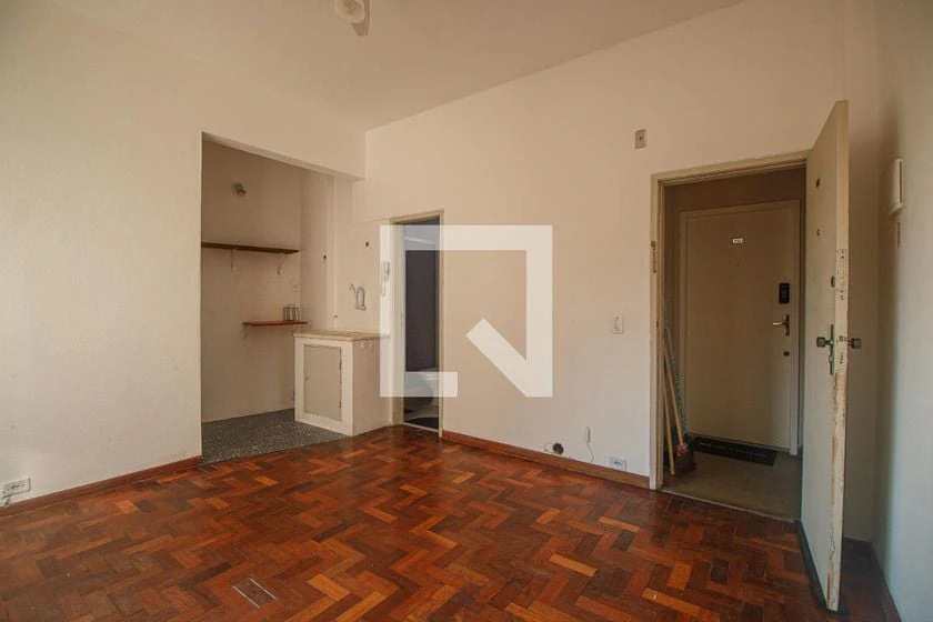 1 quarto e piso de madeira ou laminado: apartamento de 21 m² — photo 14