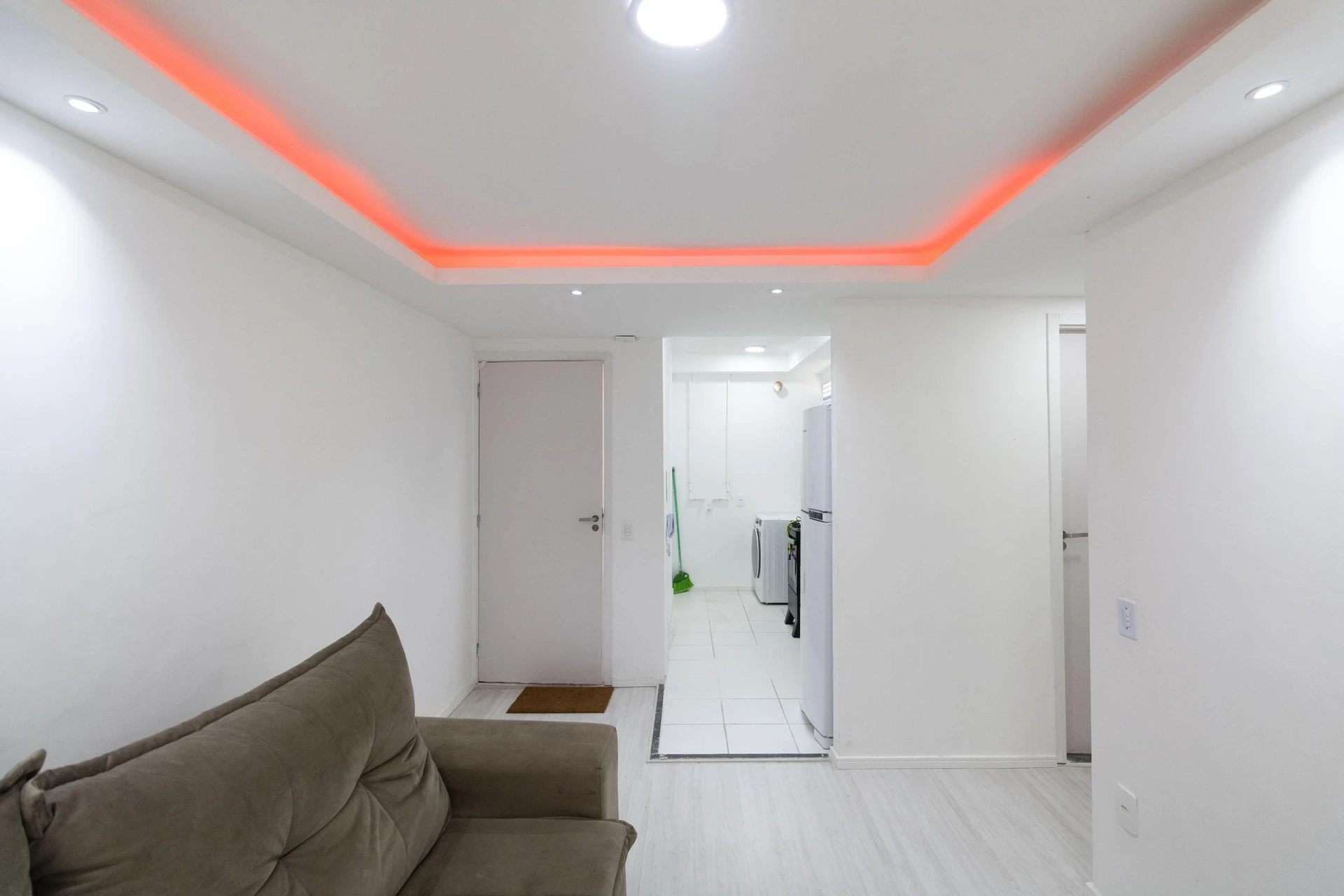 Washing machine in a 2-bedroom apartment, 40 m² — photo 35