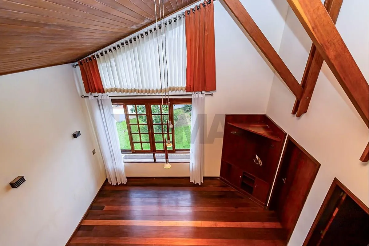Casa de 303 m² com 4 quartos e churrasqueira privativa — photo 35