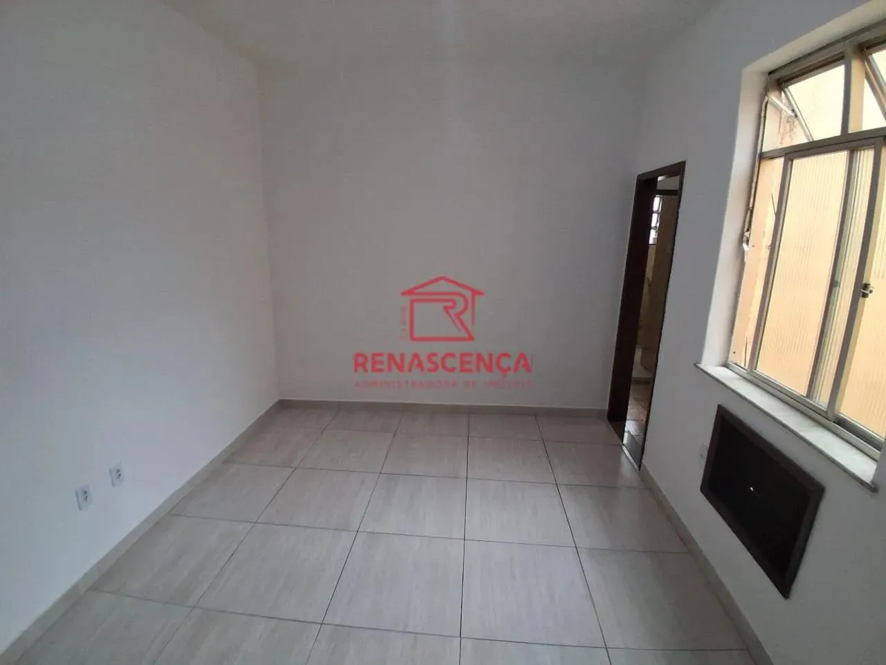 1-bedroom apartment with a dedicated laundry area — photo 8