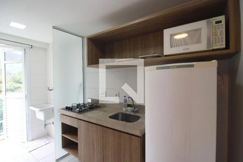 One-bedroom apartment with a mountain view in Rio de Janeiro — photo 2