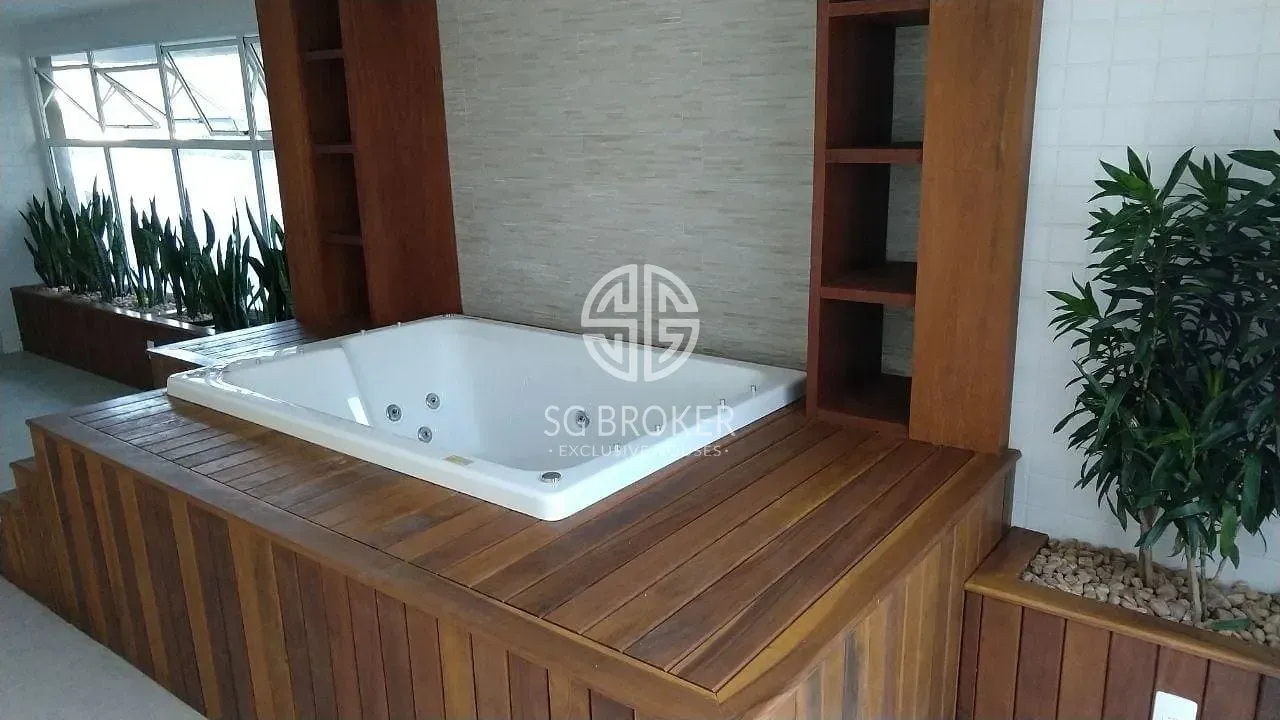 Apartment with 3 bedrooms and a gas stove kitchen — photo 7