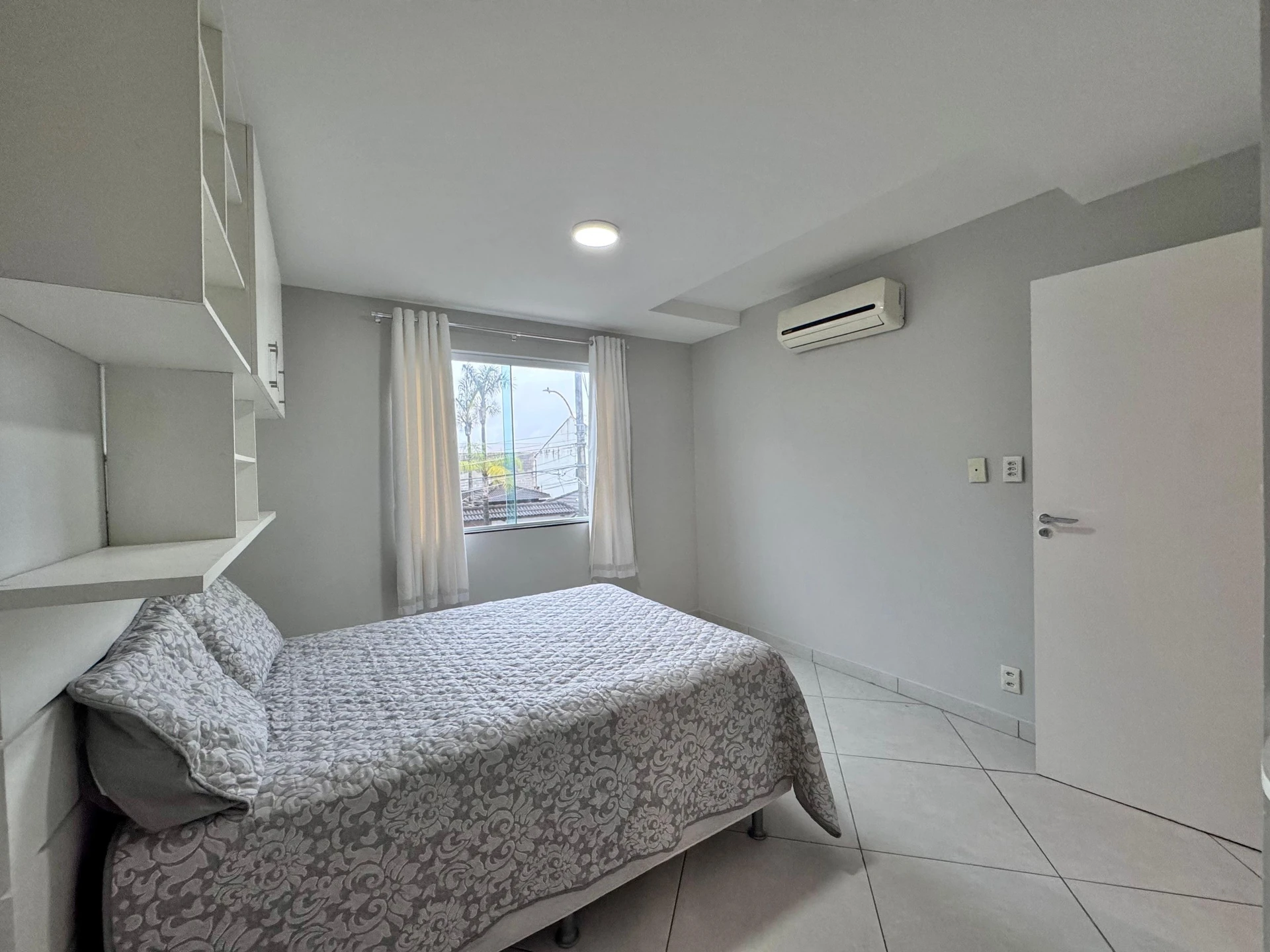 Casa mobiliada com 4 quartos e churrasco privativo — photo 7