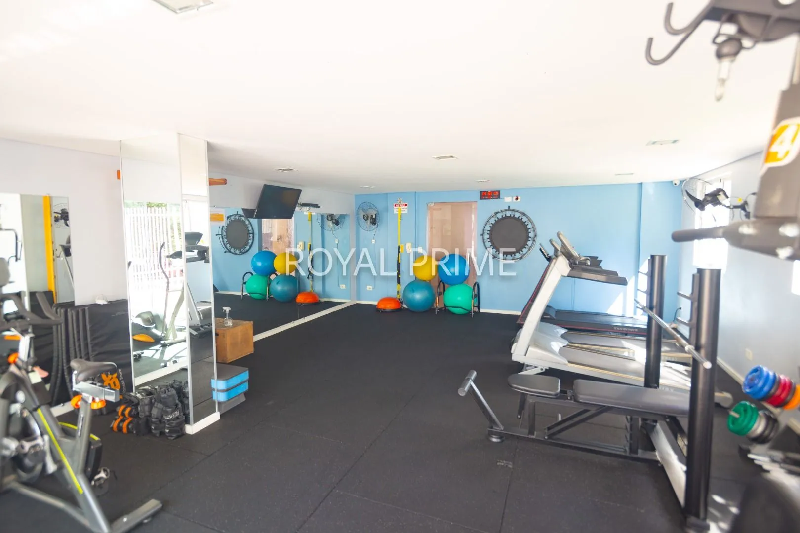 Apartamento de 3 dormitorios con cocina abierta y BBQ privado — photo 30