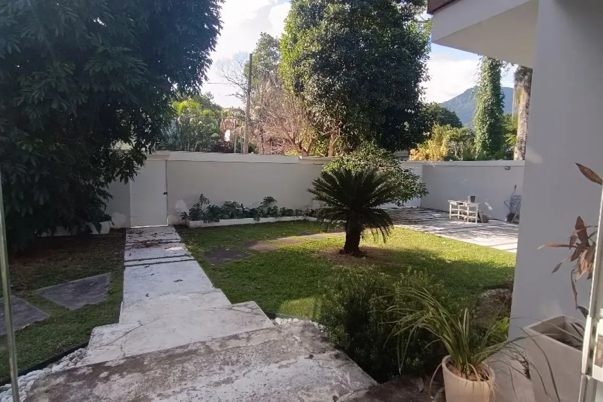 Casa mobiliada com 4 quartos e 5 banheiros, 220 m² — photo 23
