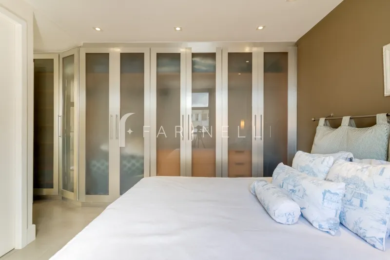 Furnished apartment, 189 m², with a grill on the balcony — photo 30
