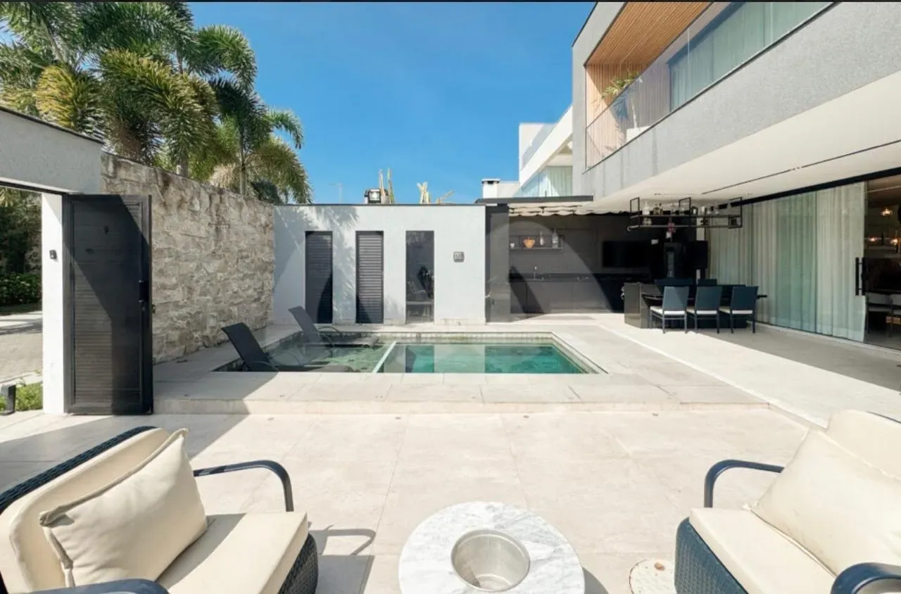 Furnished house with 4 en-suite bedrooms and a balcony grill — photo 11