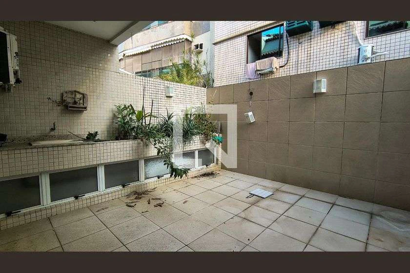 Sobrado em condomínio com 3 suítes e varanda de vidro — photo 6