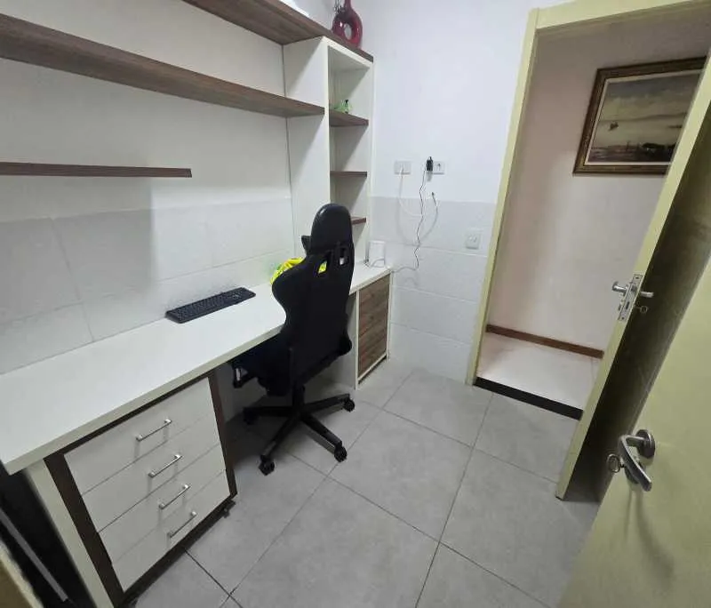 Furnished apartment with a closed-in gas kitchen — photo 9