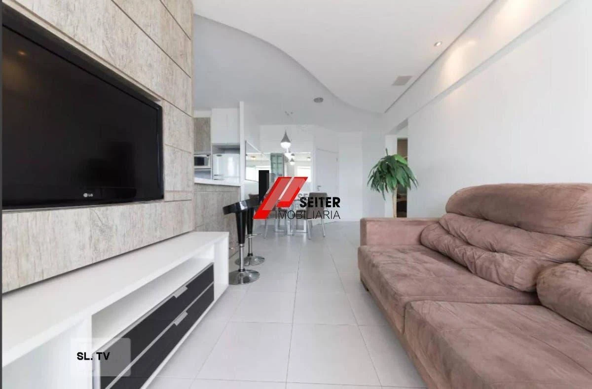 Furnished apartment, 73 m², with floor-to-ceiling windows