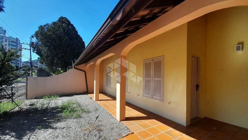 Casa de 3 dormitorios con balcón gourmet en Florianópolis — photo 14