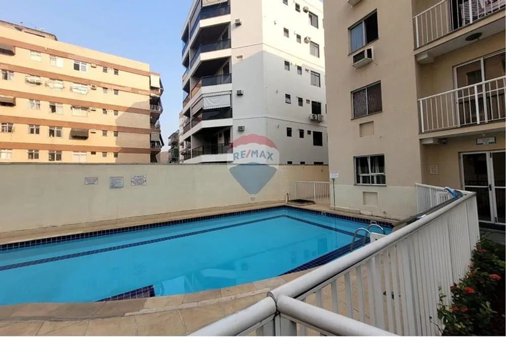2-bedroom apartment in a building with a gym — photo 8