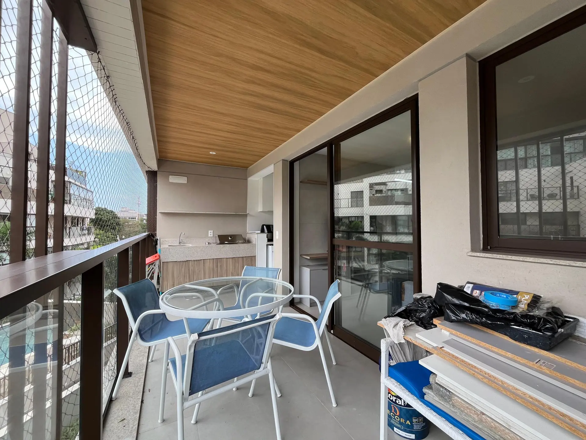 Furnished apartment, 89 m², with a glass-enclosed balcony — photo 9