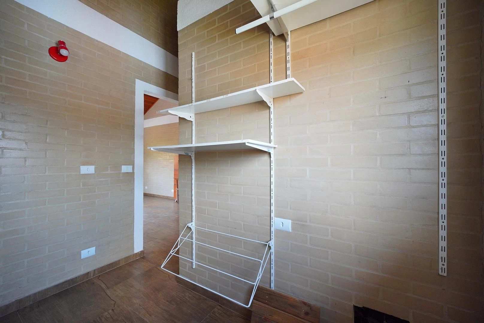 House with 2 bedrooms, 2 bathrooms and private garden — photo 35