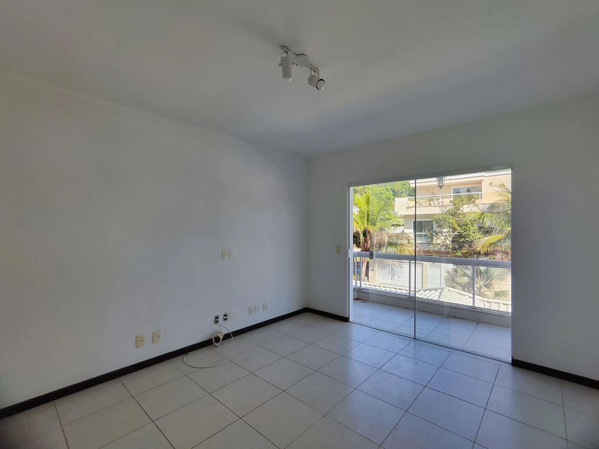 House, 180 m², with a private pool — photo 45