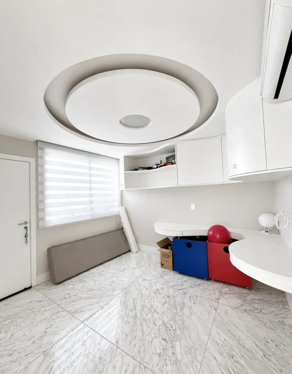 Furnished 5-bedroom house with an open-plan kitchen — photo 12