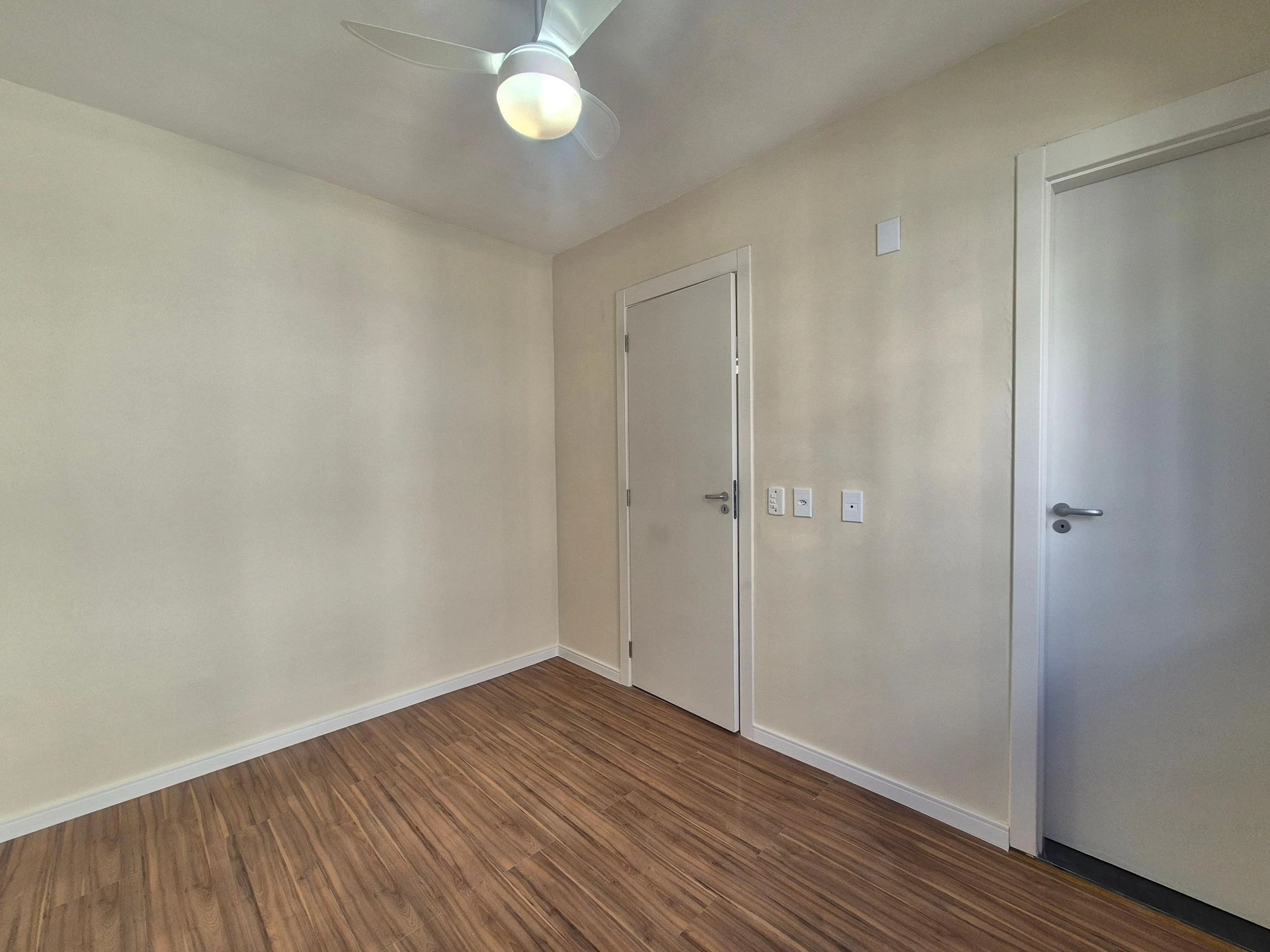 Apartamento com 3 quartos, 2 banheiros e varanda — photo 8