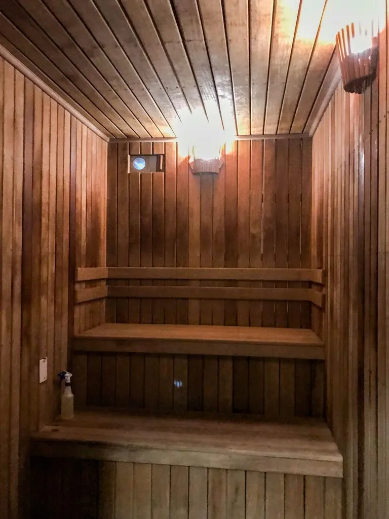 3-bedroom apartment in a building with a sauna — photo 49