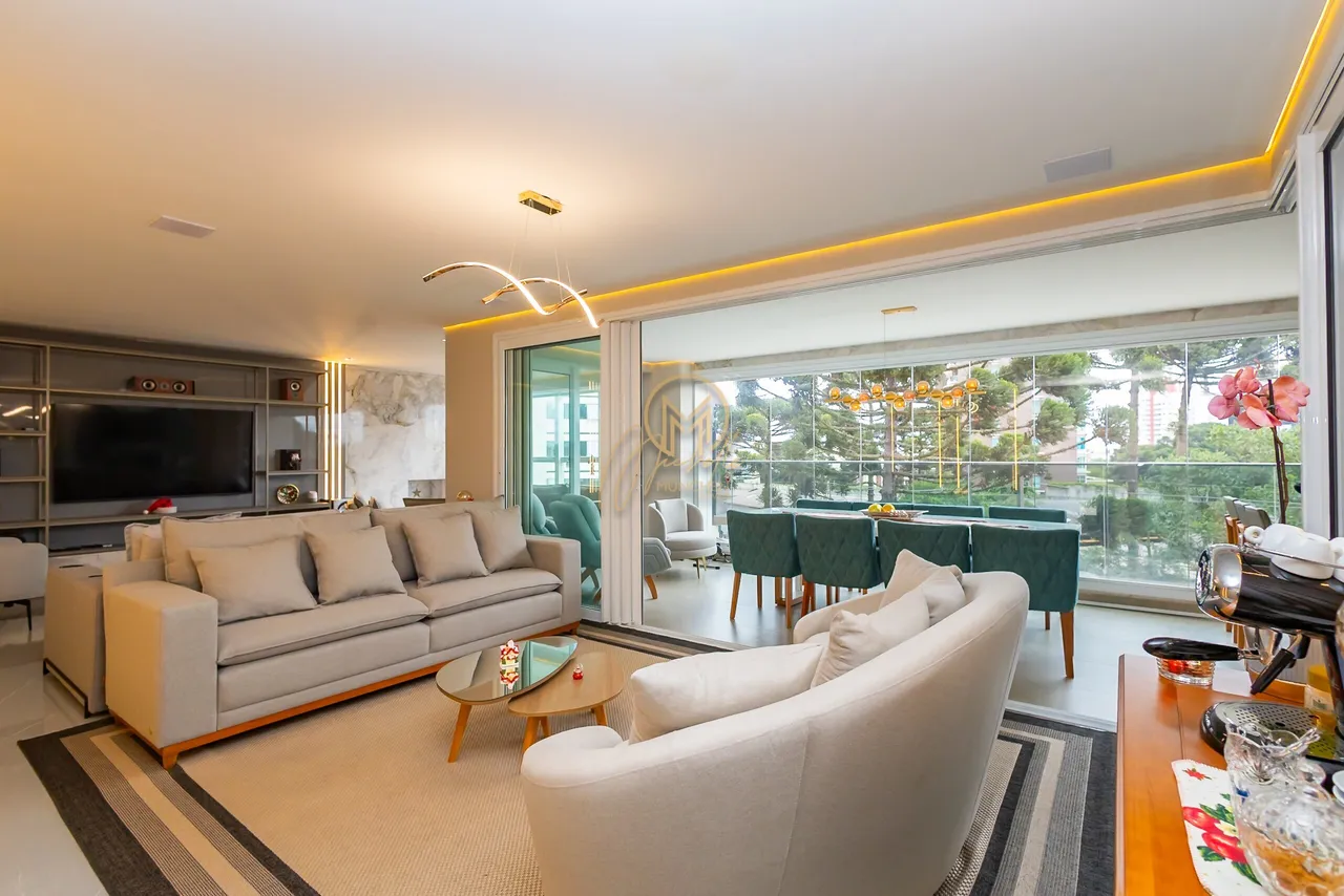 260 m² apartment with 4 bedrooms and 5 bathrooms — photo 13