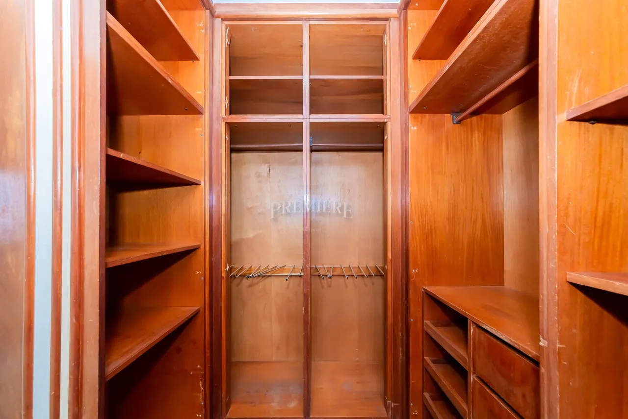 Apartamento de 4 dormitorios con balcón, 265 m² y 2 plazas — photo 16