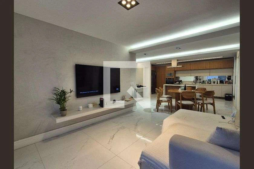 4-bedroom house with 270 m² and open-plan gas kitchen
