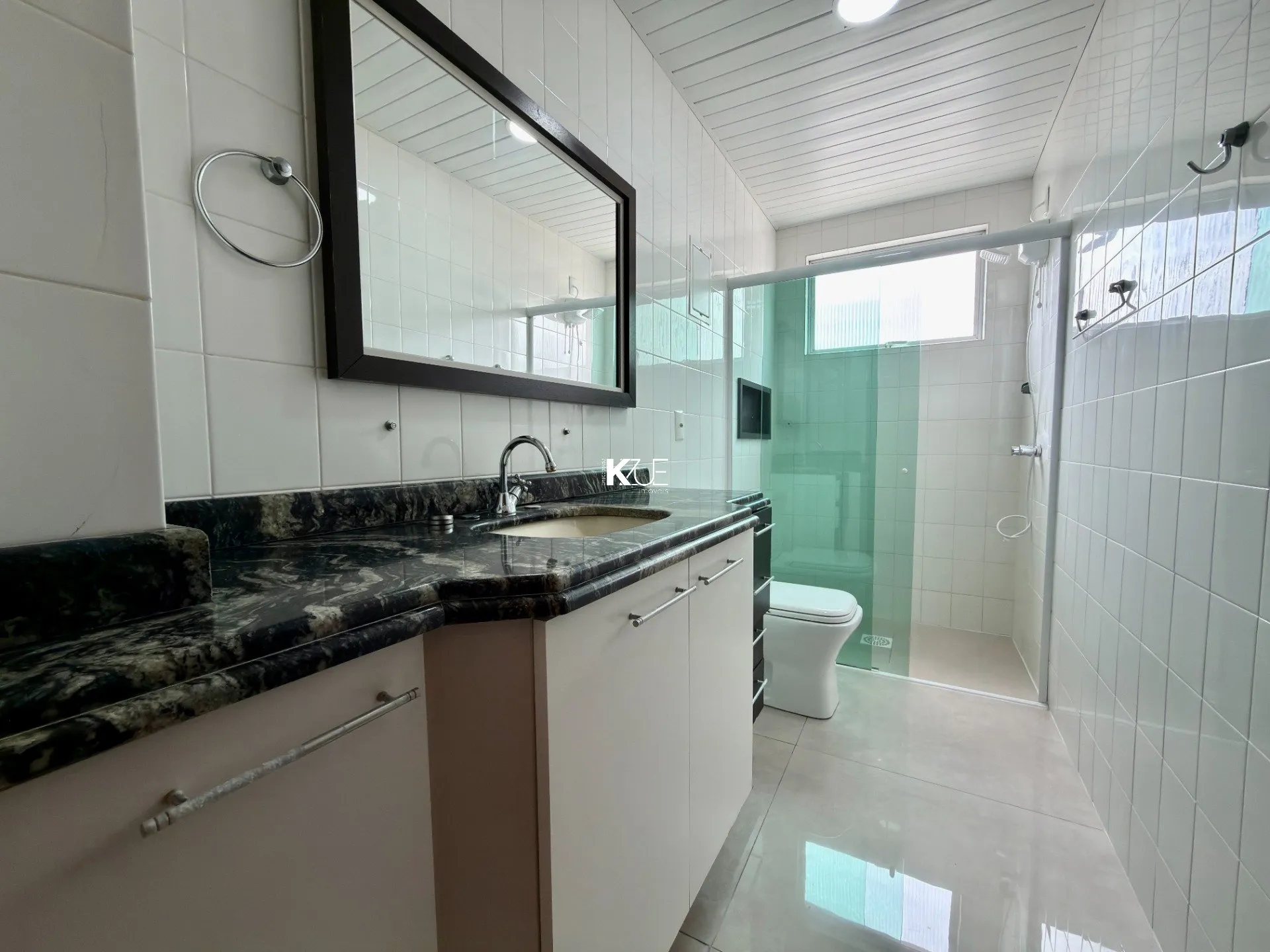 Furnished apartment with 4 bedrooms and 4 baths, 190 m² — photo 19
