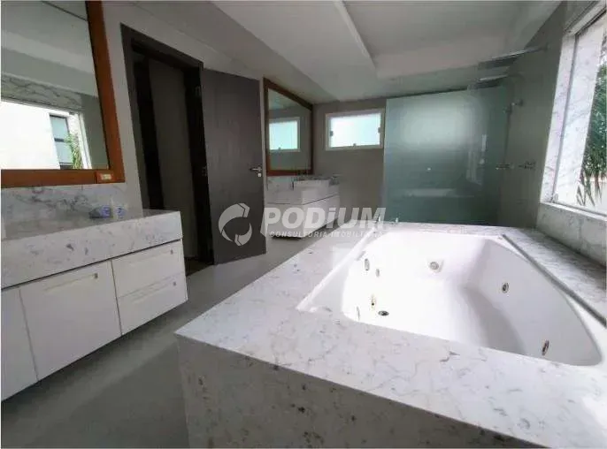 Casa mobiliada com 5 suítes e 13 banheiros — photo 39