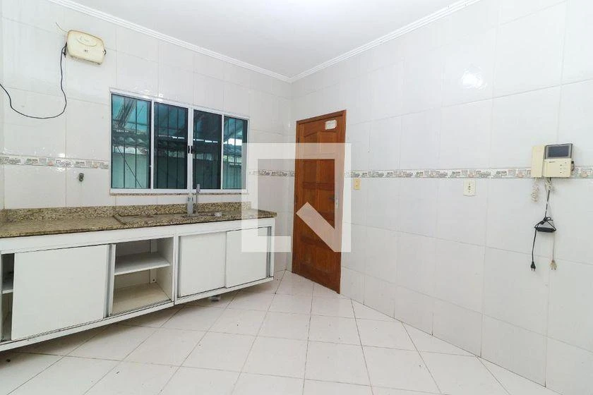 Balcony with a grill in a 2-bedroom house, 125 m² — photo 6