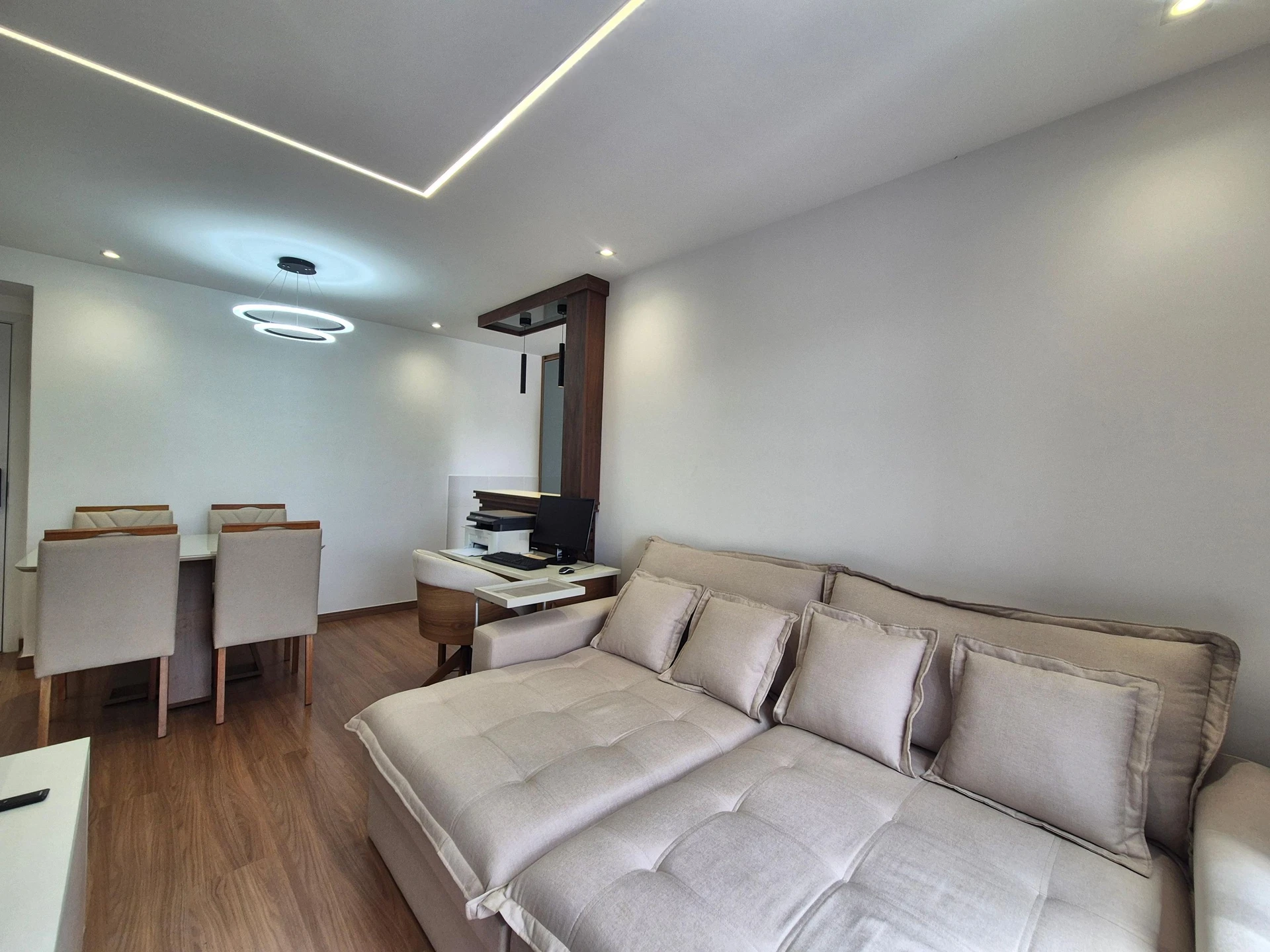 Furnished 2-bedroom apartment with enclosed balcony — photo 25