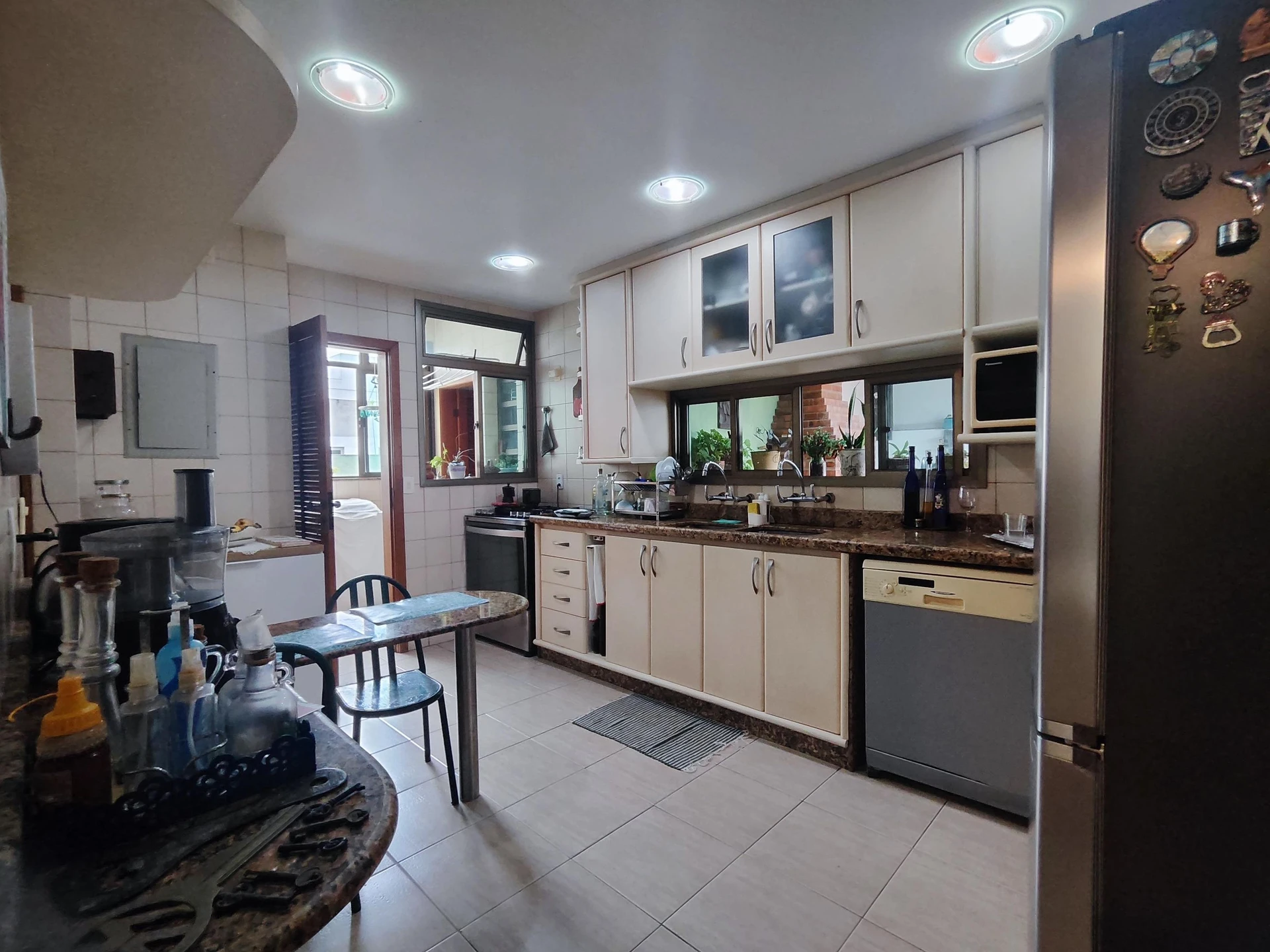 Apartamento amueblado de 5 dormitorios y jardín privado — photo 23