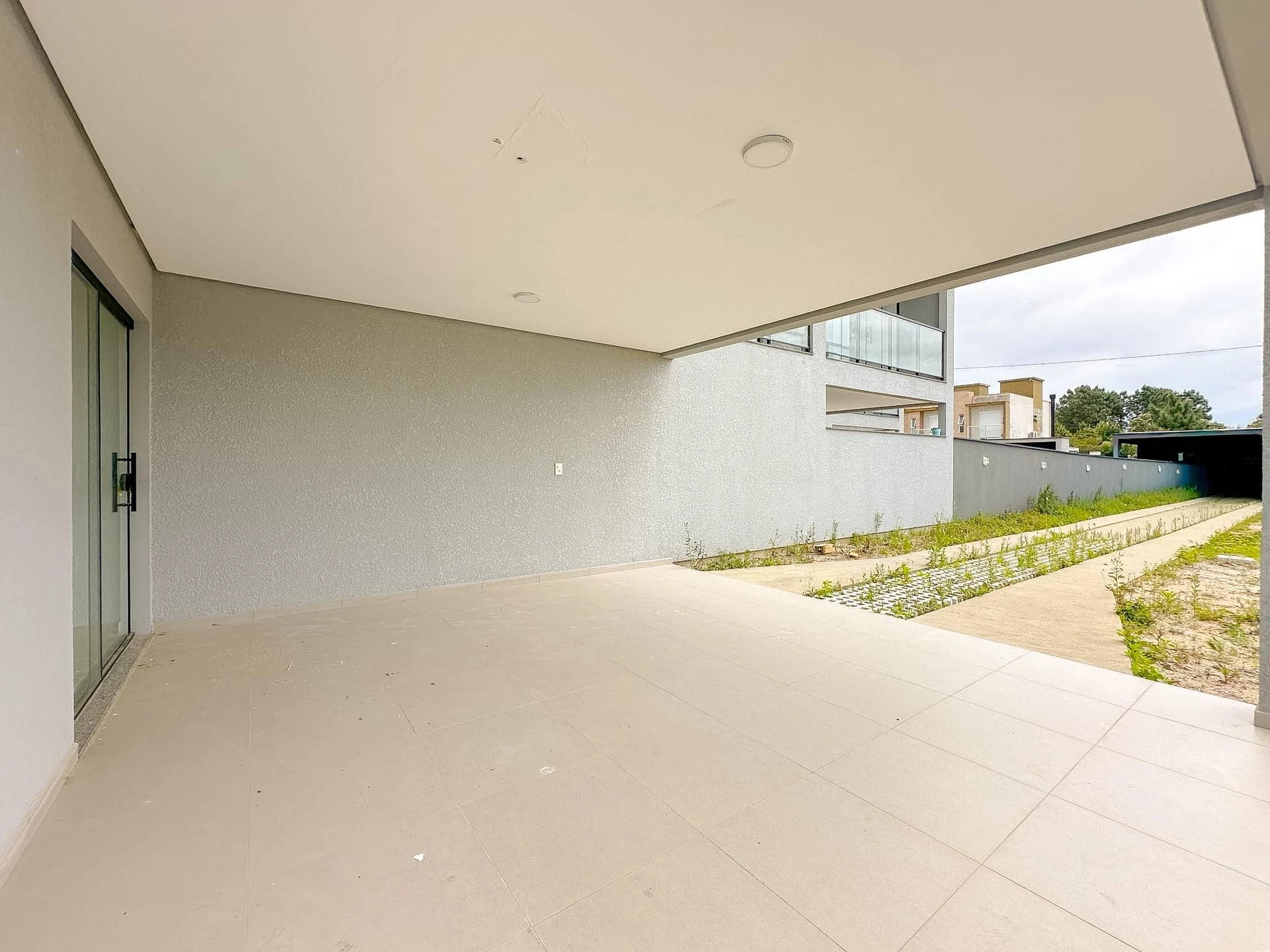 Floor-to-ceiling windows in a 3-bedroom house, 157 m² — photo 3