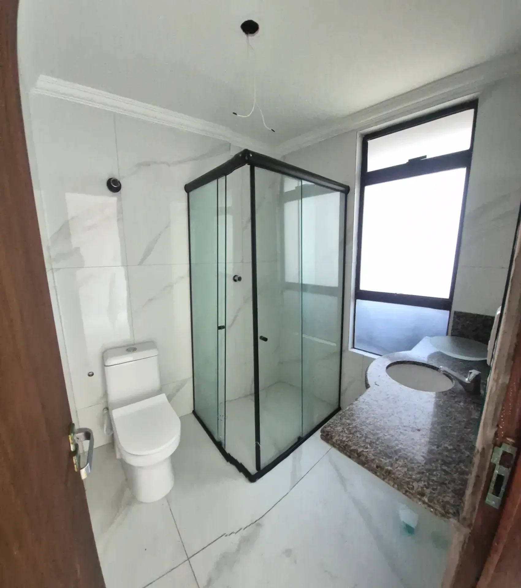 Apartment on the 11th floor with a glass-enclosed balcony — photo 13