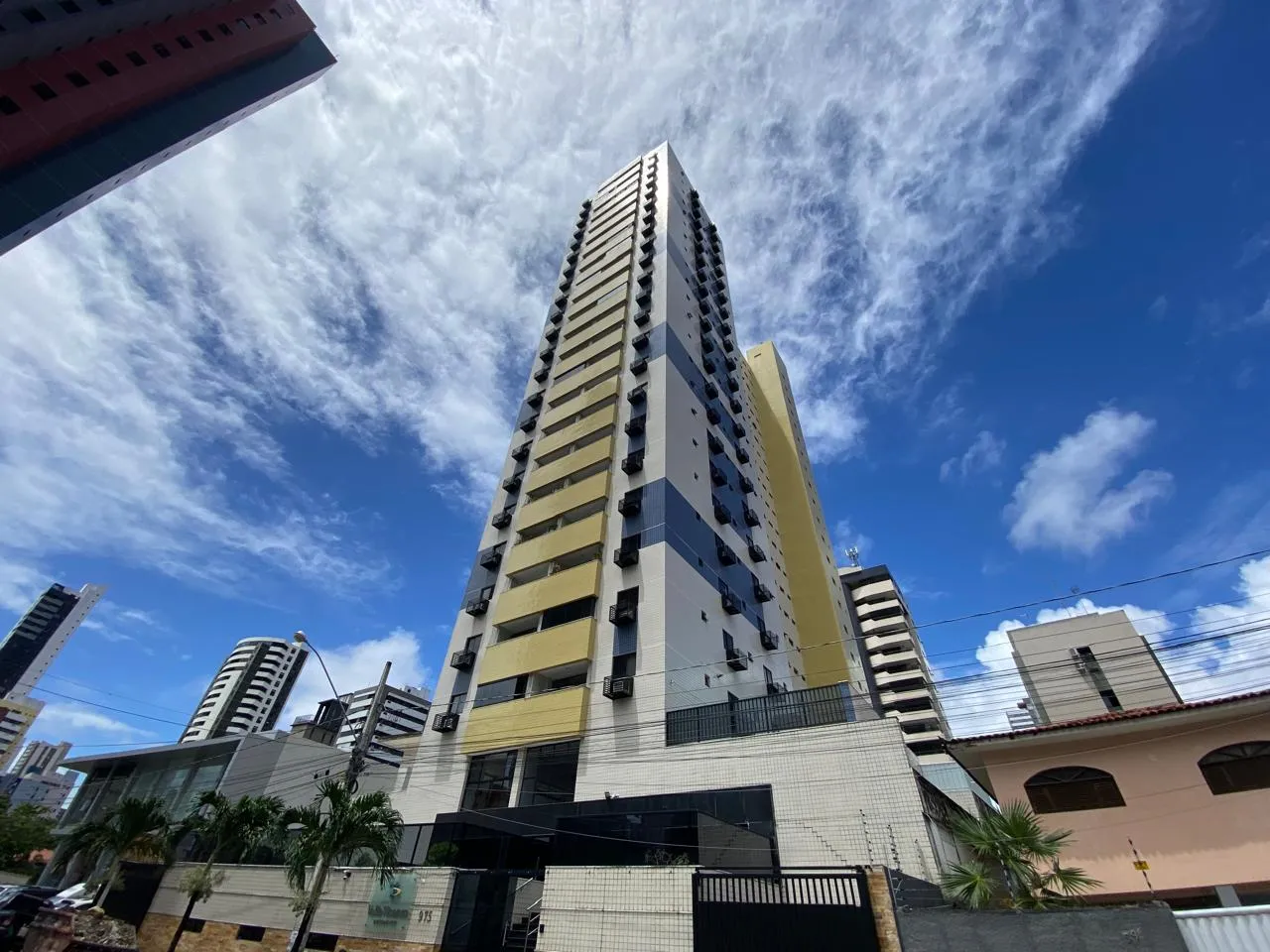 93 m² apartment with 2 bedrooms and a balcony