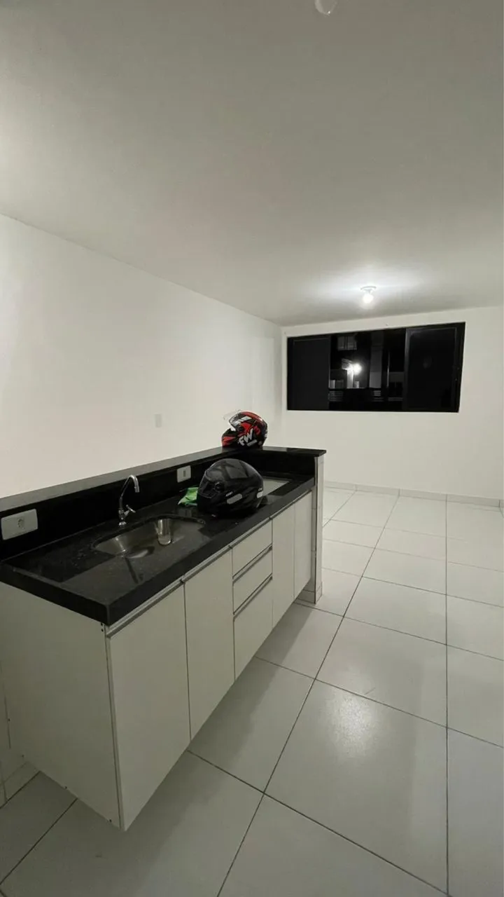 Apartamento sem mobília com 2 quartos e 2 banheiros