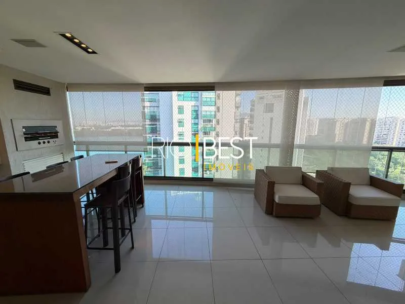 Apartment with 4 suites and a glassed-in balcony — photo 2