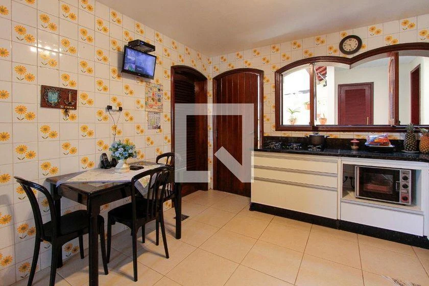 Furnished house with 4 bedrooms and a gas stove 657 m² — photo 47