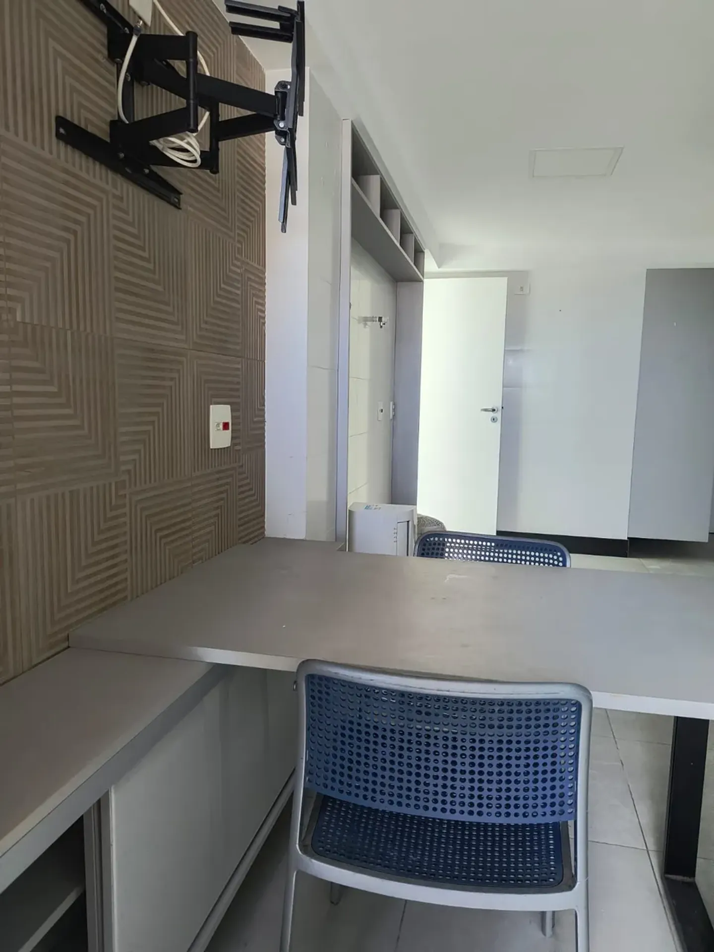 Rooftop apartment with 3 bedrooms and 1 bathroom — photo 31