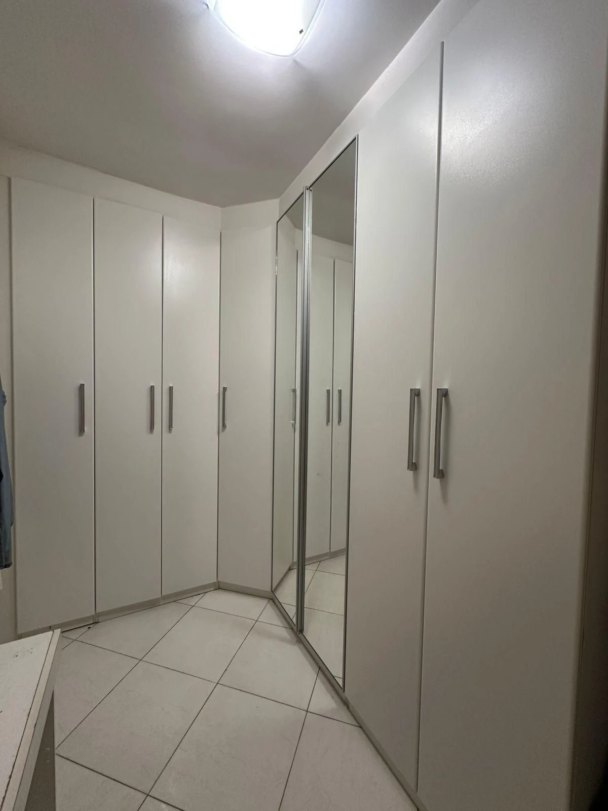 Furnished apartment with 3 bedrooms and 1 bathroom — photo 15