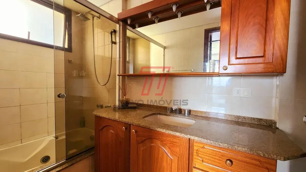 3-bedroom apartment with a bathtub in Curitiba — photo 12