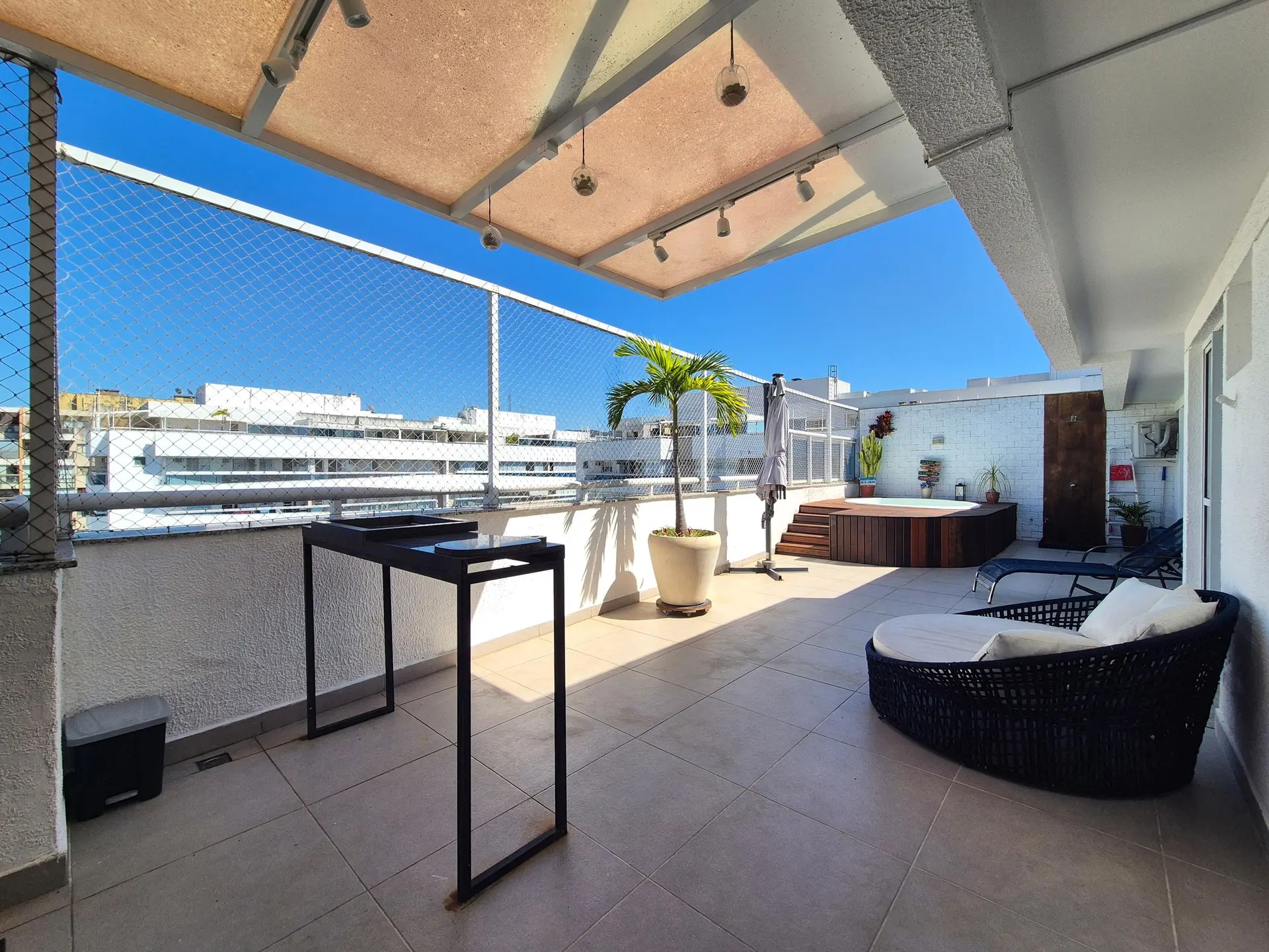 Furnished apartment with 5 bedrooms and open-plan kitchen — photo 9