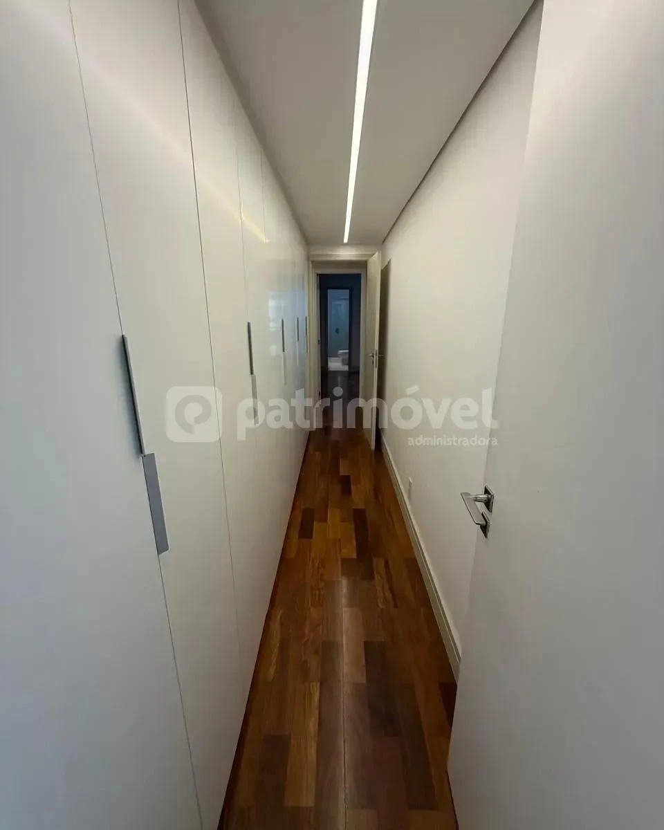 Apartamento com 4 quartos e cozinha integrada em 431 m² — photo 10